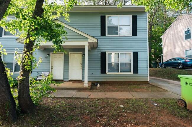 Building Photo - 600-635 Hilltop Dr-HT 2-Story 2bd/1ba
