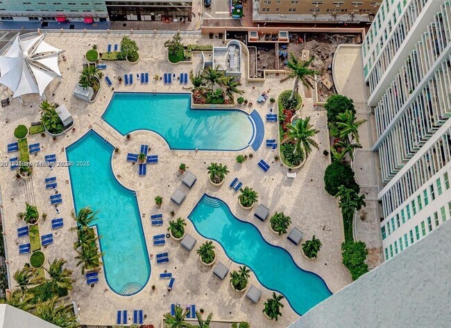 Primary Photo - 244 Biscayne Blvd