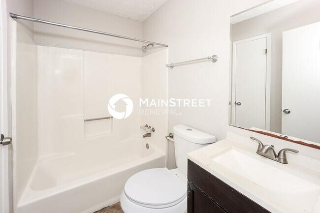 Building Photo - 3 Bedroom Pet-Friendly Home in Jonesboro, GA with Main Street Renewal