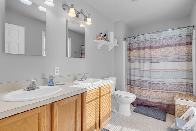 Building Photo - 943 Mt Vernon Rd