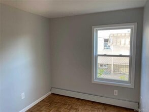Building Photo - 158 Rhodes Ave