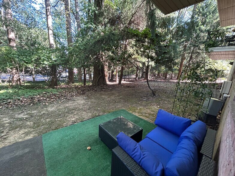 Building Photo - 10506 Weymouth St