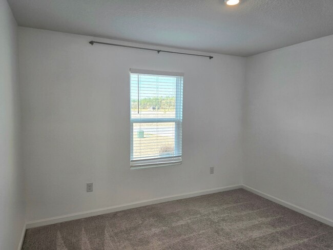 Building Photo - Charming 3-Bed/2 Bath Home