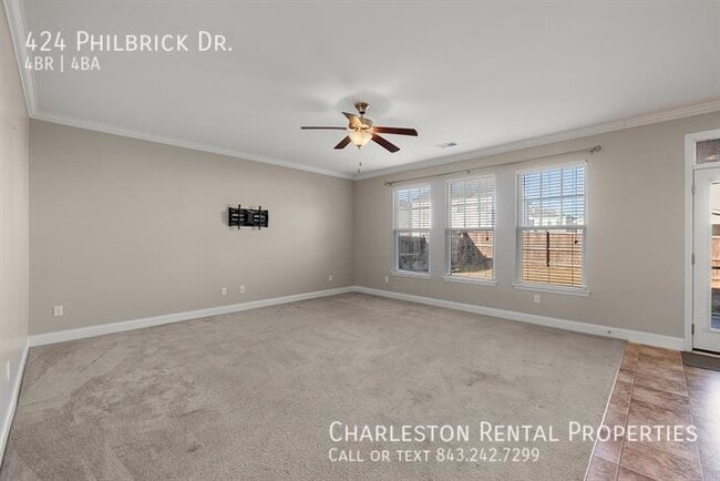 Building Photo - 424 Philbrick Dr