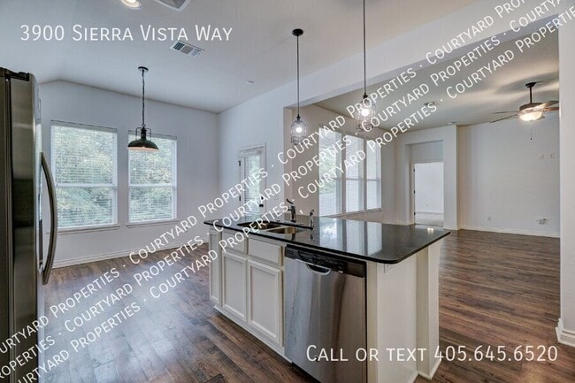 Building Photo - 3900 Sierra Vista Way