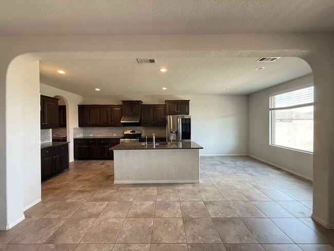 Building Photo - 7300 La Escolara Ranch Rd