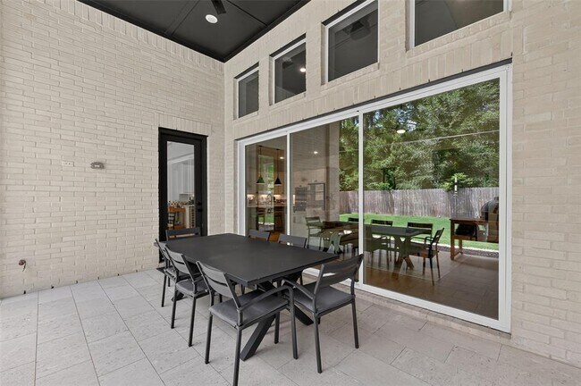 Building Photo - 9722 Dani Lake Dr
