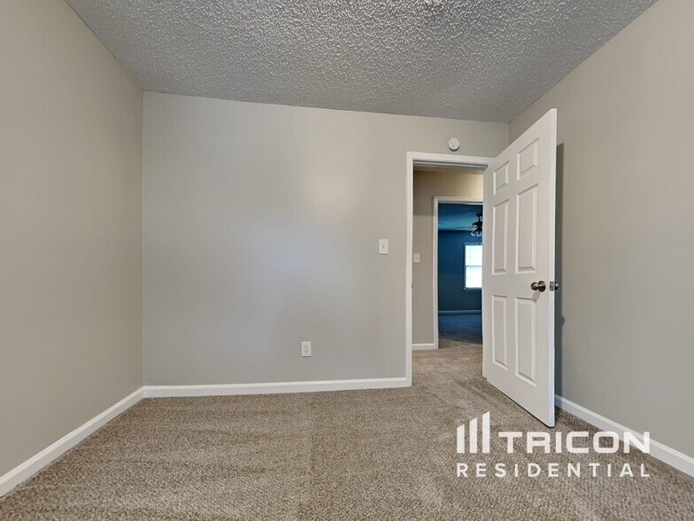 Building Photo - 1444 Riverwood Ct