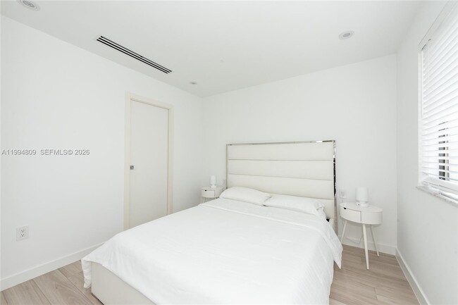 Building Photo - 255 Galen Dr