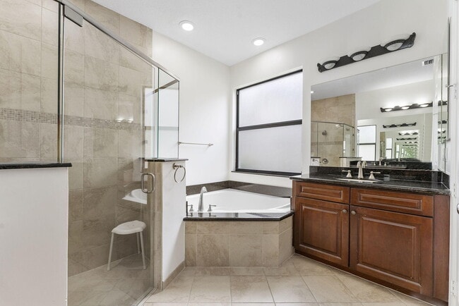 Building Photo - 12945 Pennell Pines Rd