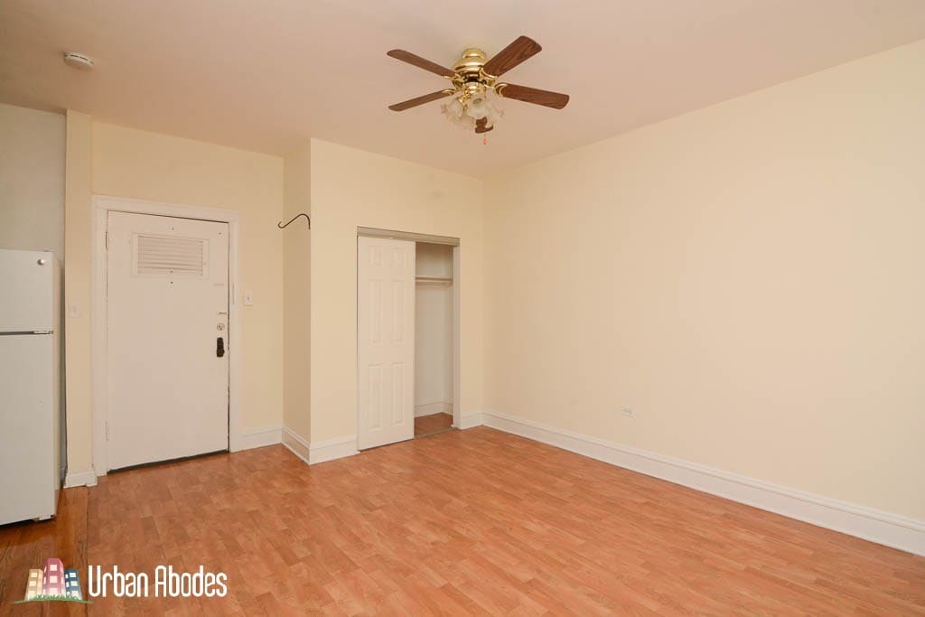 Building Photo - 4852 N Damen Ave