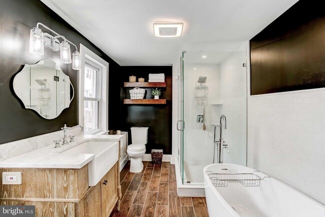 Building Photo - 307 S Exeter St