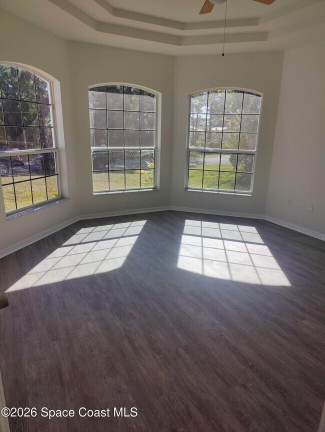 Building Photo - 219 Aladdin St NE