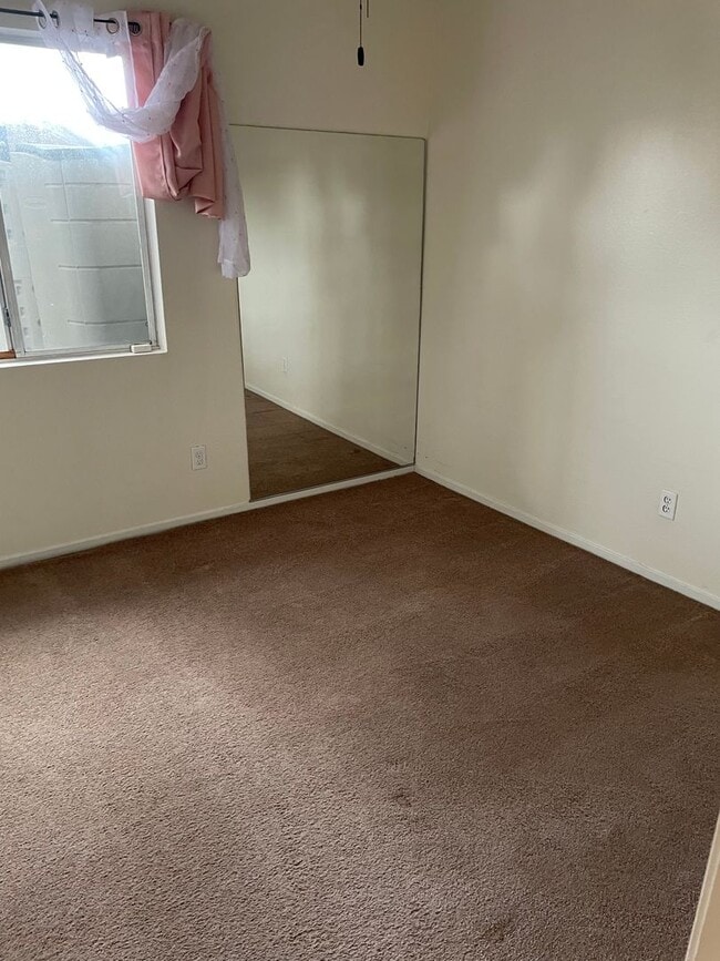 Building Photo - 3 BEDROOM SINGLE STORY HOUSE IN A CUL DE SAC