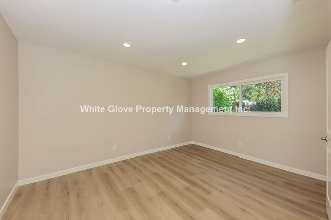 Building Photo - Remodeled La Habra Home