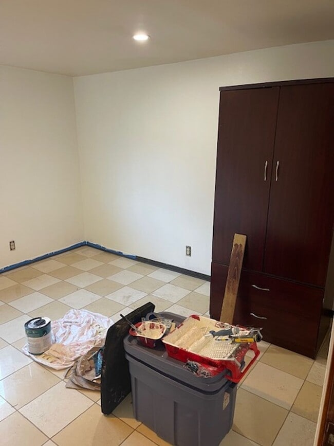 Building Photo - Repden