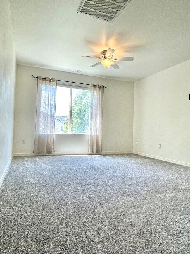 Building Photo - Spacious 3 Bed Home Near Hill AFB & I-15 – RV Parking + Fenced Yard
