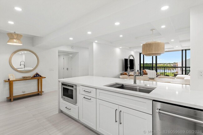 Building Photo - 4748 S Ocean Blvd