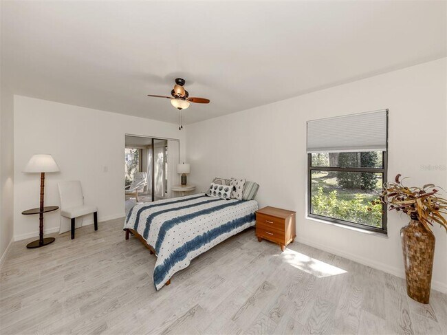 Building Photo - 268 Southampton Dr