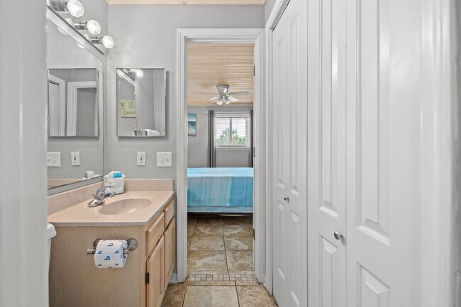 Building Photo - 3290 Scenic Hwy 98