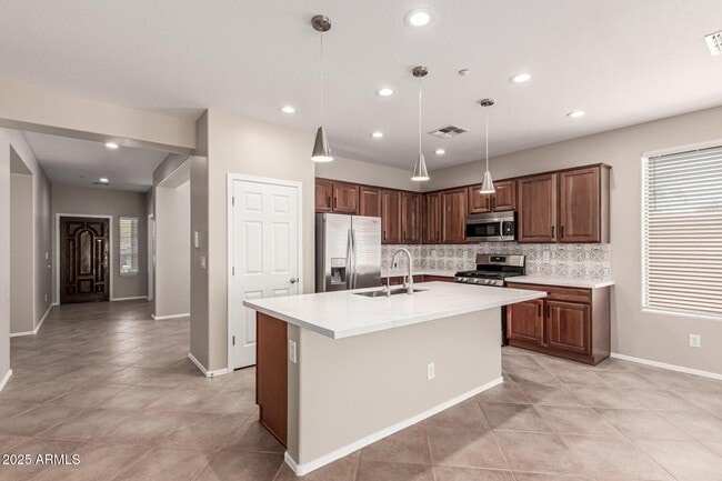 Building Photo - 1744 W Turtle Hill Dr