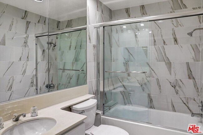 Building Photo - 10600 Wilshire Blvd