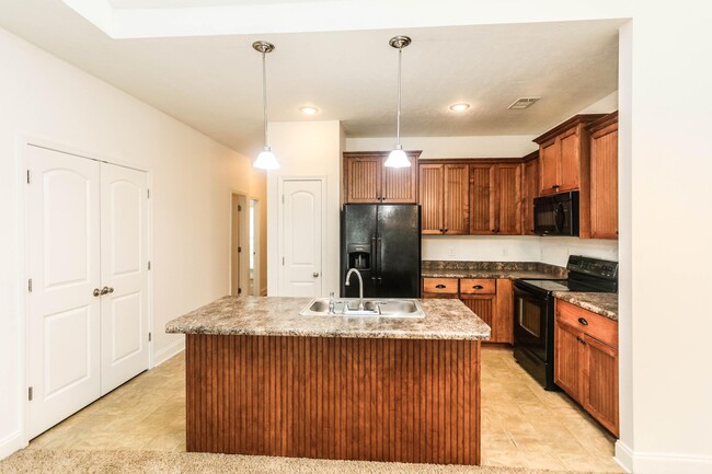 Building Photo - 334 High Meadows Pl
