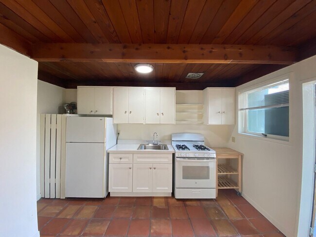 Building Photo - Top-Floor 1BD/1BA Apartment with Wood Ceilings, Garden Setting, and Easy North Berkeley BART Access