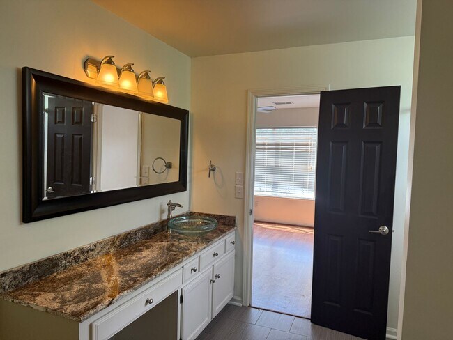 Building Photo - Lexington - Commercial Property