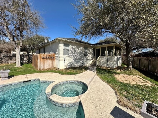 Building Photo - 4103 Natural Bridge Ct