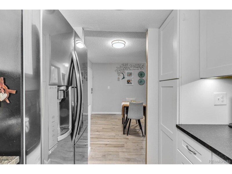 Building Photo - 1250 Golden Cir