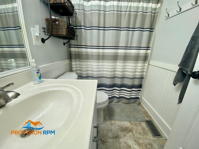 Building Photo - 106 Hanson Ct