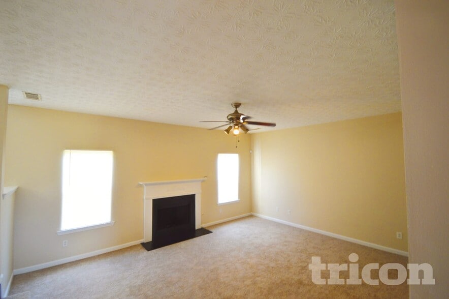 Building Photo - 45 Creekview Blvd