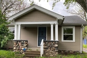 Building Photo - 2624 E 17th St