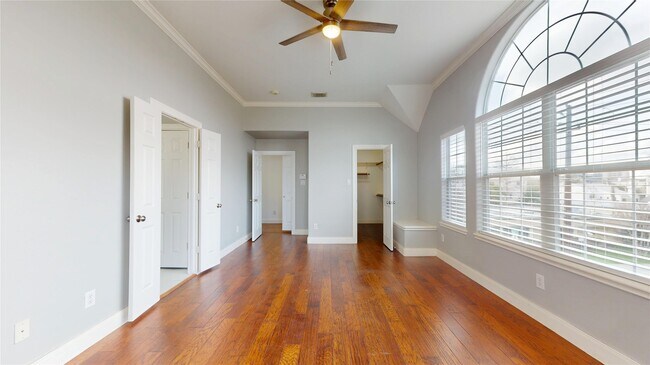 Building Photo - 328 Malone St