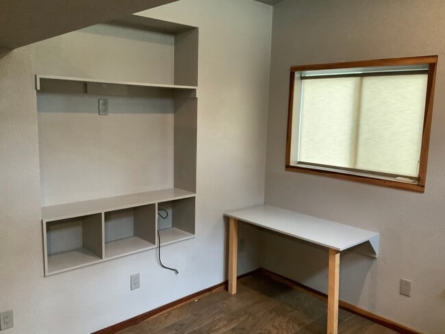 Building Photo - Studio "Tiny Home" in SE Eugene