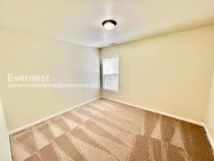 Building Photo - 3550 Red Willow Ct