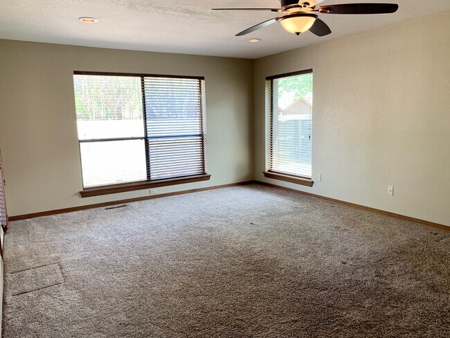 Building Photo - 3800 Havenbrook Cir