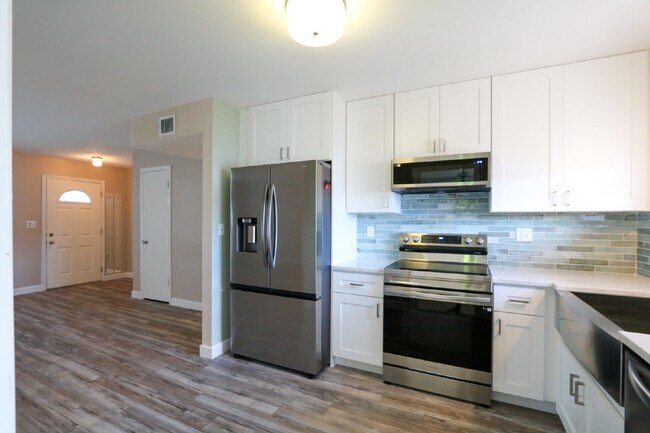 Building Photo - Charming Sun City Center Retreat: 2BR/1BA ...