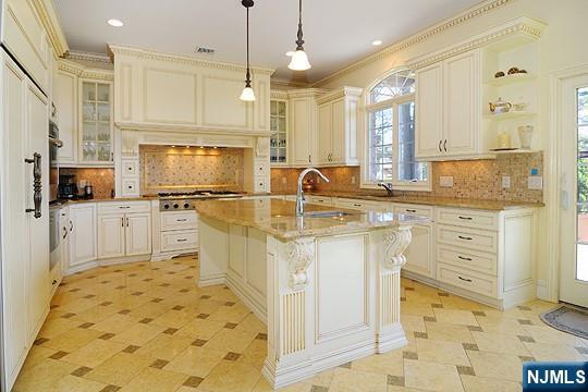 Building Photo - 417 N Woodland St