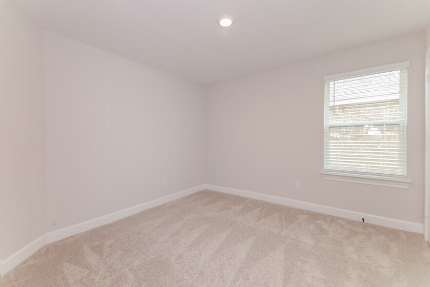Building Photo - 1200 Princeton Hts Blvd