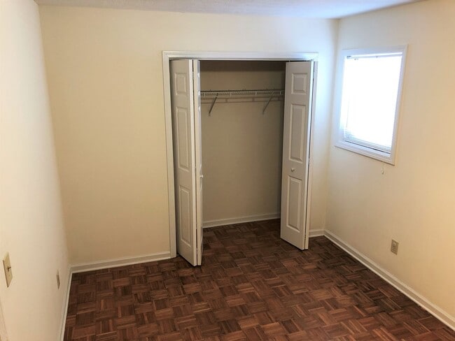 Building Photo - Great Bungalow in 28409! 2 Bed / 2 Bath