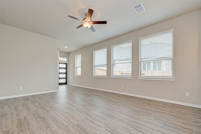 Building Photo - 348 Rise Ln