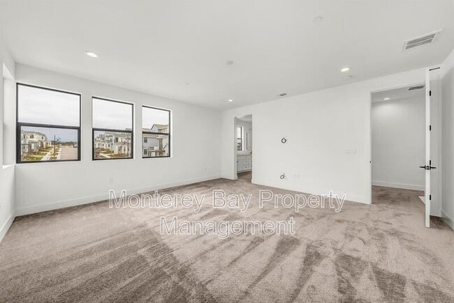 Building Photo - 111 Sea Shell Ave