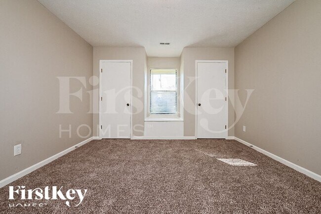Building Photo - 765 Fieldstone Dr