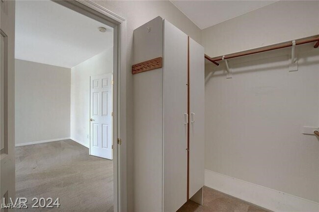 Building Photo - 9420 San Laguna Ct