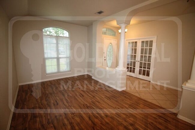 Building Photo - 2908 Tucson Dr