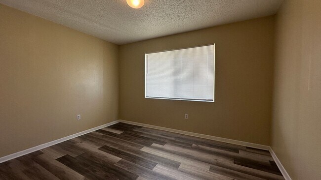Building Photo - 112 Cory Ln