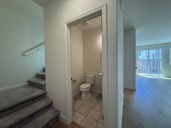 Building Photo - 3654 el Dala Ln