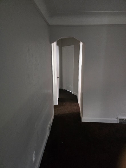 Building Photo - 1 M-1
